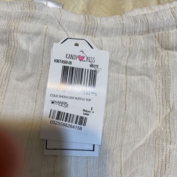 3/$25 Kandy Kisses cold shoulder top - Picture 3 of 5